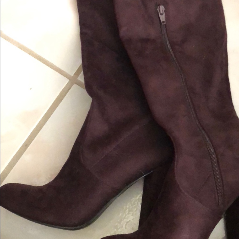 Never worn beautiful purple boots
